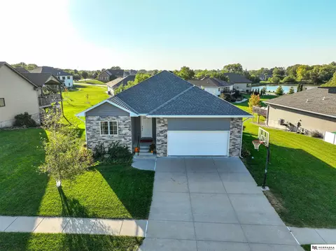 905 Fairway Ct, Crete, NE 68333