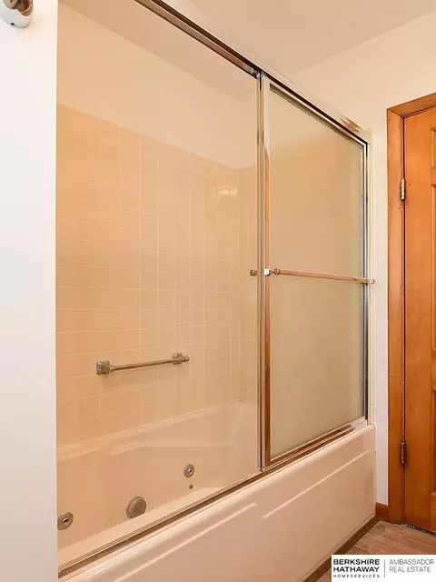 Bath - 809 Main St, Scribner, NE 68057 photo 4 of 5