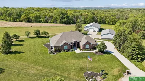 15521 S 79th Cir, Papillion, NE 68046