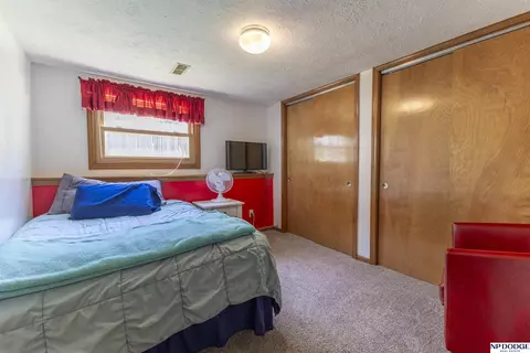 Bedroom - 1005 Devon Dr, Papillion, NE 68046 photo 7 of 8
