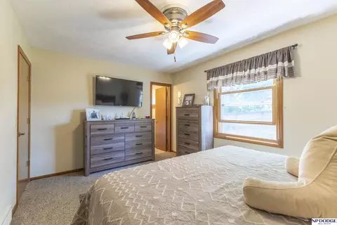 Bedroom - 1005 Devon Dr, Papillion, NE 68046 photo 3 of 8