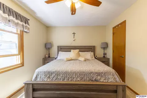 Bedroom - 1005 Devon Dr, Papillion, NE 68046 photo 2 of 8