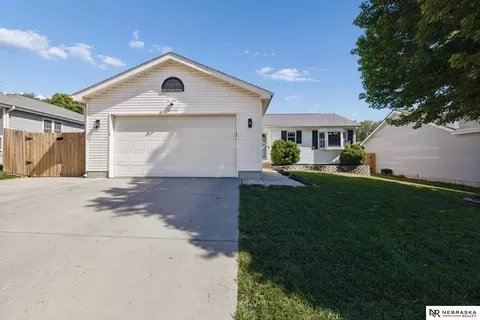 1320 Patterson Dr, Lincoln, NE 68522