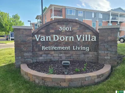 3001 S 51st Street Ct #430, Lincoln, NE 68506