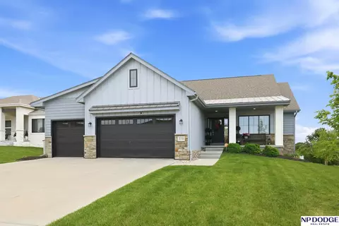 21733 K St, Elkhorn, NE 68022