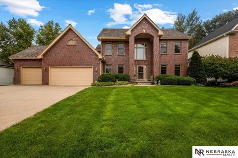 16611 Jones St, Omaha, NE 68118