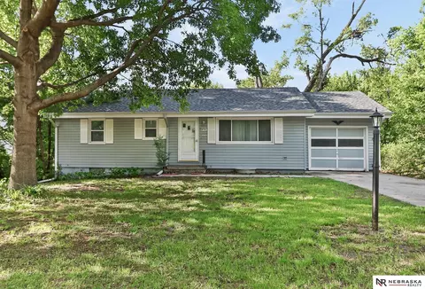 8741 Charles St, Omaha, NE 68114
