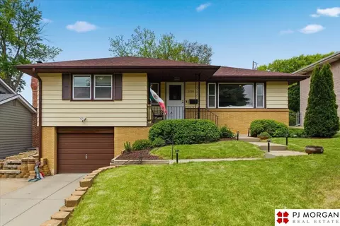 3738 S 49th St, Omaha, NE 68106