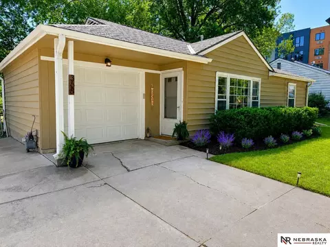 368 S 47th St, Lincoln, NE 68510