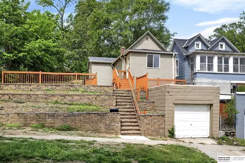 5030 S 18th St, Omaha, NE 68107