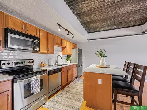 105 N 31st Ave #501, Omaha, NE 68131