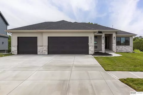 11306 S 181st Cir, Gretna, NE 68028