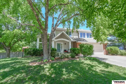 7400 Karl Dr, Lincoln, NE 68516
