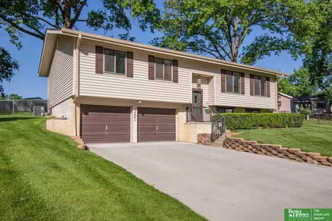 13941 Washington Cir, Omaha, NE 68137