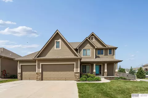 8416 S 104 St, La Vista, NE 68128