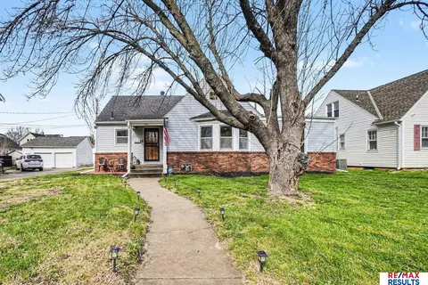 508 S 8th St, Council Bluffs, IA 51501