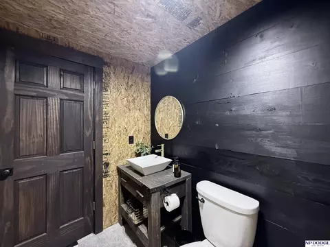 Bath - 410 S 7th St, Lyons, NE 68038 photo 8 of 8