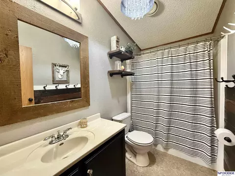 Bath - 410 S 7th St, Lyons, NE 68038 photo 4 of 8
