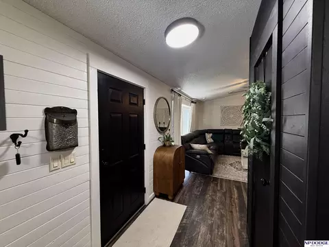 Entry Way - 410 S 7th St, Lyons, NE 68038 photo 2 of 6