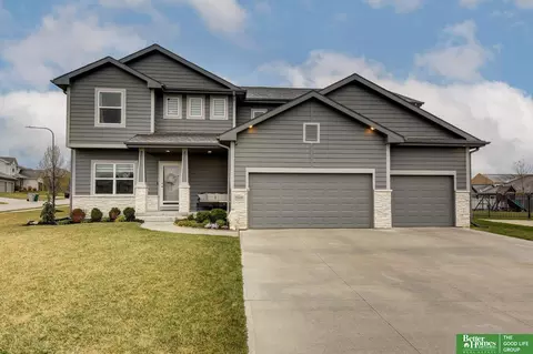 19480 Willow Cir, Gretna, NE 68028