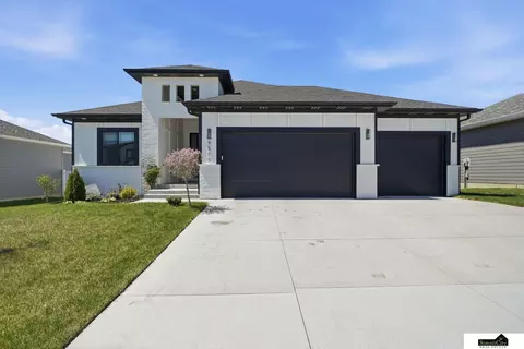 9505 Estela Ave, Lincoln, NE 68516