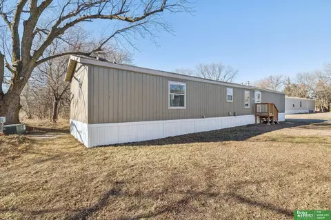 1075 W 8th St #18, North Bend, NE 68649