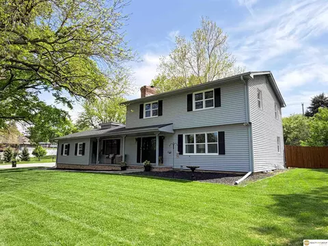 1016 Meadow Rd, Omaha, NE 68154