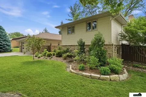 2835 Kucera Dr, Lincoln, NE 68502