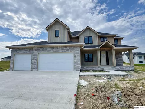20032 V St, Omaha, NE 68135
