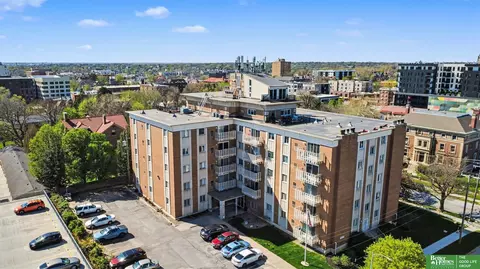 500 S 37th St #401, Omaha, NE 68105