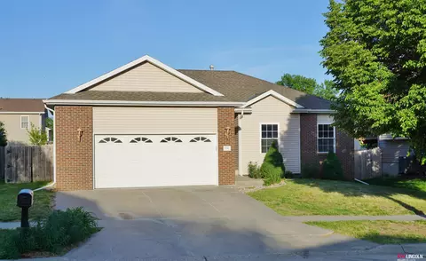 2648 SW 17th St, Lincoln, NE 68522