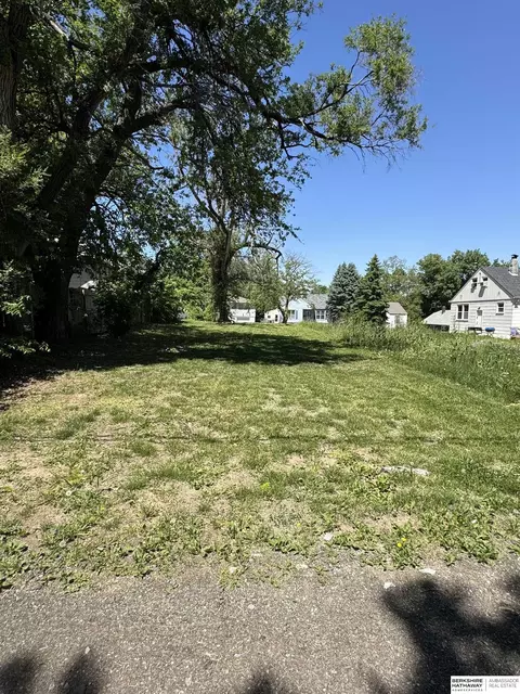 4639 Grand Ave, Omaha, NE 68104