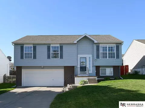 15721 Redwood St, Omaha, NE 68136