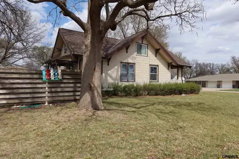 Exterior - 1003 N 14th St, Beatrice, NE 68310 photo 3 of 11