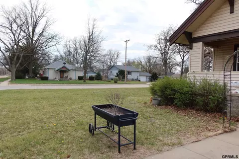 Exterior - 1003 N 14th St, Beatrice, NE 68310 photo 10 of 11