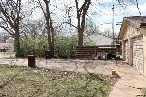 Exterior - 1003 N 14th St, Beatrice, NE 68310 photo 4 of 11