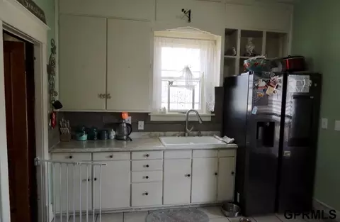 Kitchen - 1003 N 14th St, Beatrice, NE 68310 photo 2 of 4
