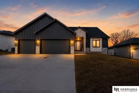 1031 S 88th St, Lincoln, NE 68510
