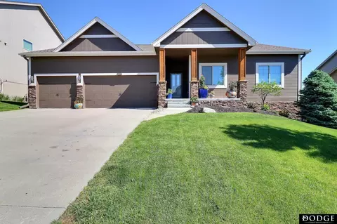 17514 Tibbles St, Omaha, NE 68116
