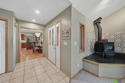 Entry Way - 17879 S 68th St, Hickman, NE 68372 photo 2 of 10