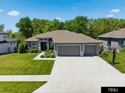 2414 N 188 St, Elkhorn, NE 68022