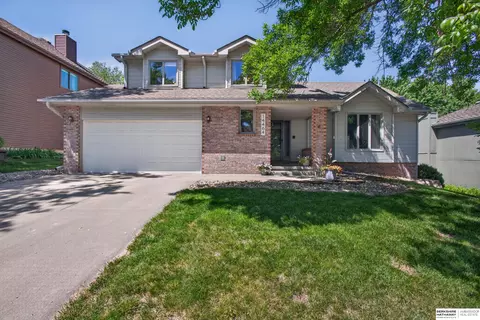 14464 Erskine St, Omaha, NE 68116