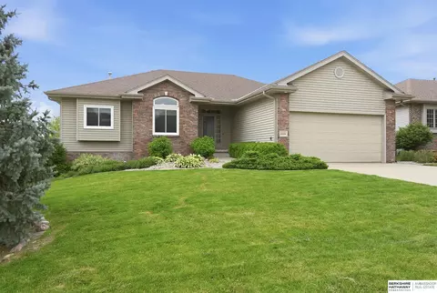 11116 S 213th St, Gretna, NE 68028