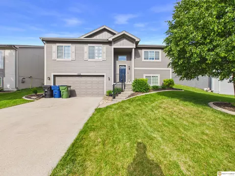 8014 S 190th Ave, Omaha, NE 68136