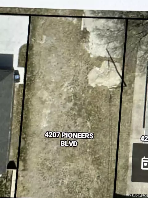 4207 Pioneers Blvd, Lincoln, NE 68506