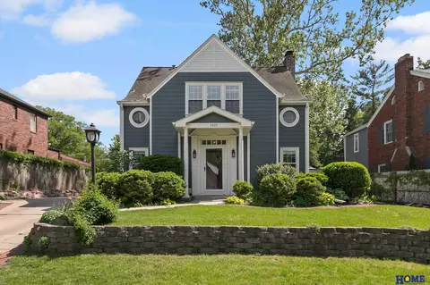 2809 Woodsdale Blvd, Lincoln, NE 68502