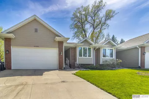 10953 Marcy Plz, Omaha, NE 68154