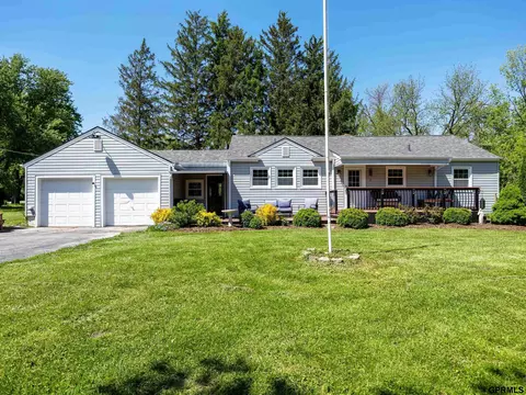 19295 Garner Ave, Council Bluffs, IA 51503