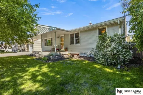 810 N Garden City Rd, Fremont, NE 68025