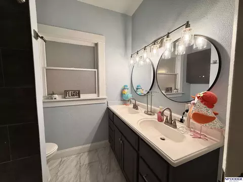 Bath - 310 Crystal St, Lyons, NE 68038 photo 1 of 2
